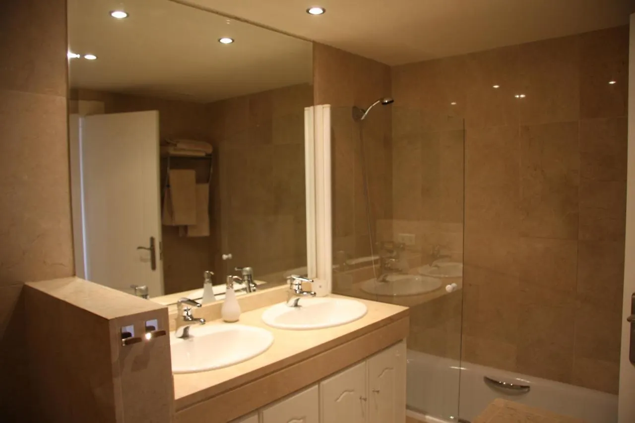 Seaside Vista Terrace: Panoramic Costa del Sol Retreat Apartment Estepona